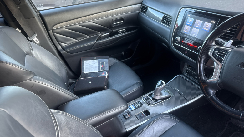 Mitsubishi Outlander 2.4 PHEV Dynamic Safety 5dr Auto Estate